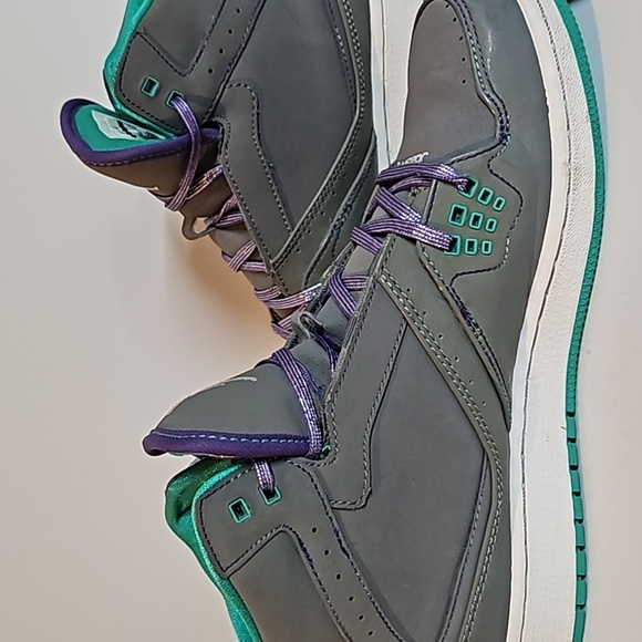 Nike Jordan Hightop Size 6.5Y - Picture 3 of 4